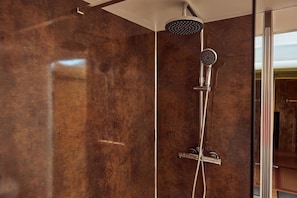 Shower - Pippin lodge, Glastonbury (Glastonbury)