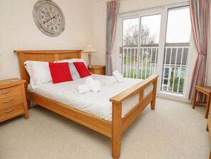 WiFi - Whitfield P7, Yarmouth, 3-bed. (Yarmouth)