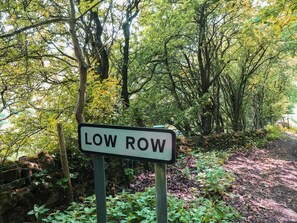 Property grounds - High Smarber, Low Row (Richmond)