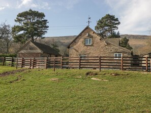 Exterior - White Haywood Farmhouse, Craswall (Craswall)