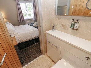 Shower - Cosy Cottage 4, Brandon, County Durham (Durham)
