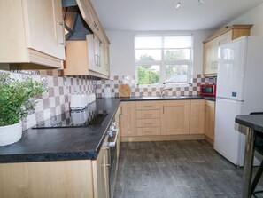 Private kitchen - Woodside Guest House, Castlerock (Coleraine)