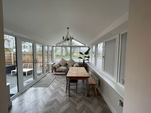 Interior - Charming Dolwen in Cwm-Y-Glo (Wales)