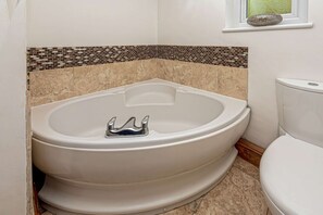 Shower - Cilfan: A Quaint Retreat in Llanrwst (Llanrwst)