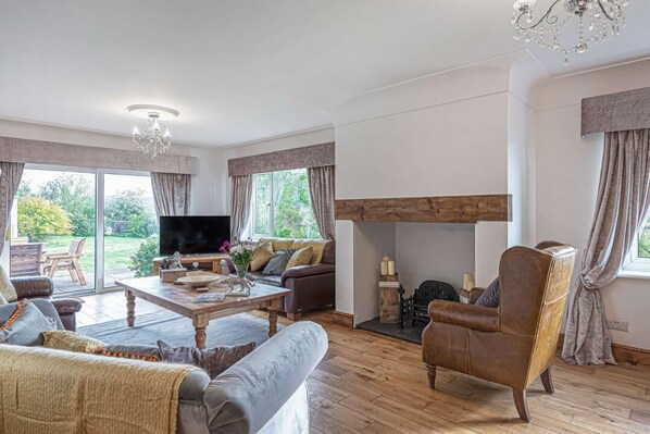 Living area - Cilfan: A Quaint Retreat in Llanrwst (Llanrwst)