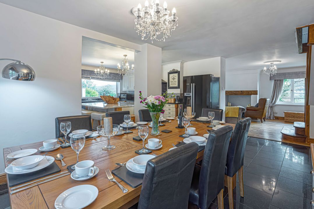 Dining. Cilfan: A Quaint Retreat in Llanrwst