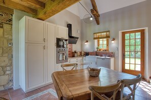Fridge, microwave, oven, stovetop - Beautiful Périgourdine house for a nature break near Bergerac (Bosset)