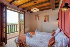 2 bedrooms, free WiFi, bed sheets, wheelchair access