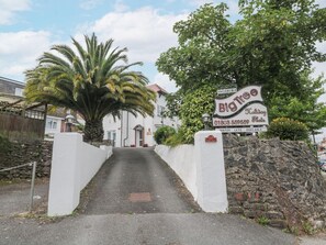 Property grounds - Flat 5, Big Tree Holiday Flats, Paignton (Paignton)