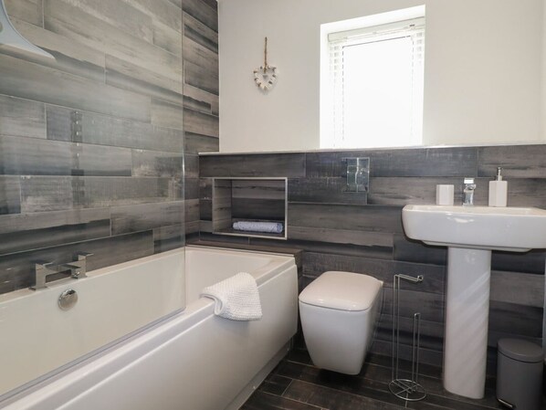 Shower - Pelagos: A Coastal Retreat in Bude (Bude)