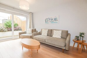 Living area - 17 Ocean Heights is in Newquay (Newquay)