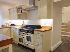 Dishwasher, high chair - The Old Manor House, Lifton (Lifton)