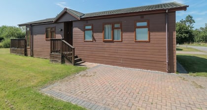 Harvester Lodge, Hewish