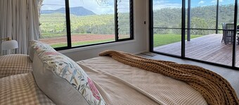 Silk & Oak – Peaceful Scenic Rim Retreat with Nature at Your Door