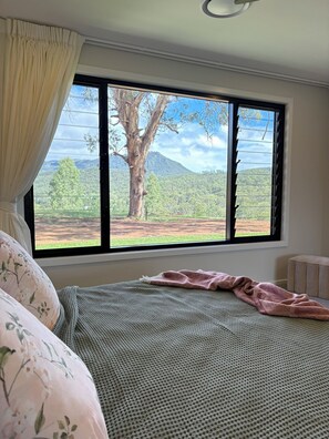 Room - Silk & Oak – Peaceful Scenic Rim Retreat with Nature at Your Door (Darlington)