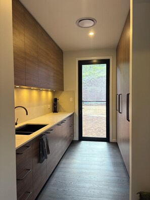 Interior - Silk & Oak – Peaceful Scenic Rim Retreat with Nature at Your Door (Darlington)