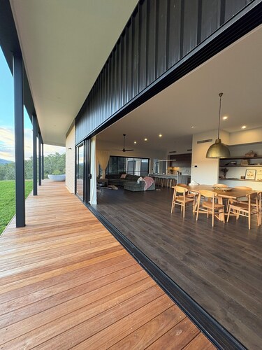 Silk & Oak – Peaceful Scenic Rim Retreat with Nature at Your Door