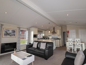 Living area - Tiree Lodge, Spean Bridge (Fort William)
