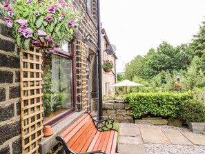 Terrace/patio - Geraldene, Holmfirth (Holmfirth)