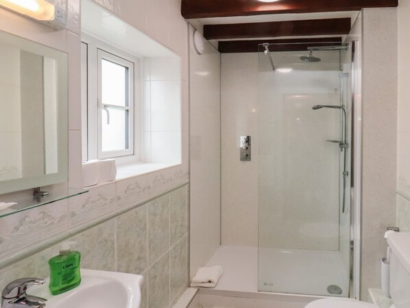 Shower - Whalebone Cottage, Whitby (Whitby)