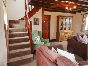 Living area - Whalebone Cottage, Whitby (Whitby)