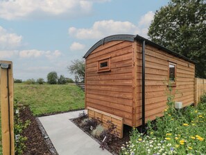 Property grounds - Mooffitch Riverview, hot tub (Gloucester)