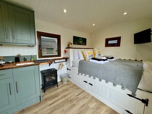 Room - Mooffitch Riverview, hot tub (Gloucester)