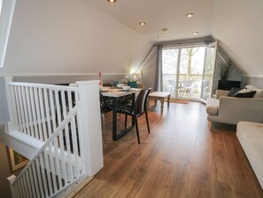 Living area - Valley Lodge 38, St Ann's Chapel, Cornwall (Callington)