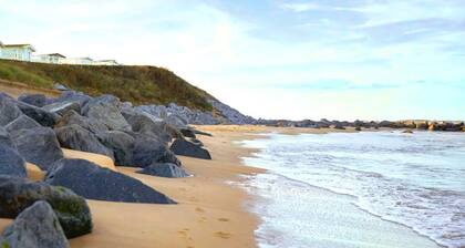 Hopton Lodge Retreat, Hopton-On-Sea