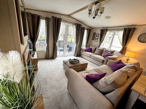 Hopton Lodge Retreat, Hopton-On-Sea