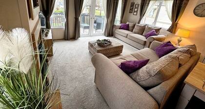 Hopton Lodge Retreat, Hopton-On-Sea