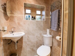 Shower - Yate Cottage, Oxenhope (Keighley)