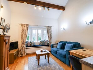 Living area - Yate Cottage, Oxenhope (Keighley)