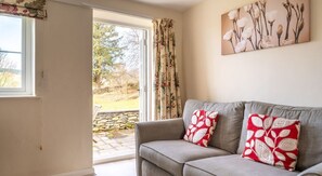 Living area - Derwentwater: Cozy Pet-Friendly Escape in Sawrey (Ambleside)