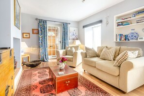 Living area - Cabbage Hall Cottage, Wetherby (Wetherby)