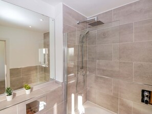 Shower - Oversands View, Grange-Over-Sands (Grange-Over-Sands)