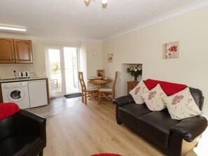 Living area - Bodegri Cottage, Church Bay (Holyhead)