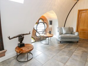 Interior - Penthouse St. Mary's Church, Moffat (Moffat)