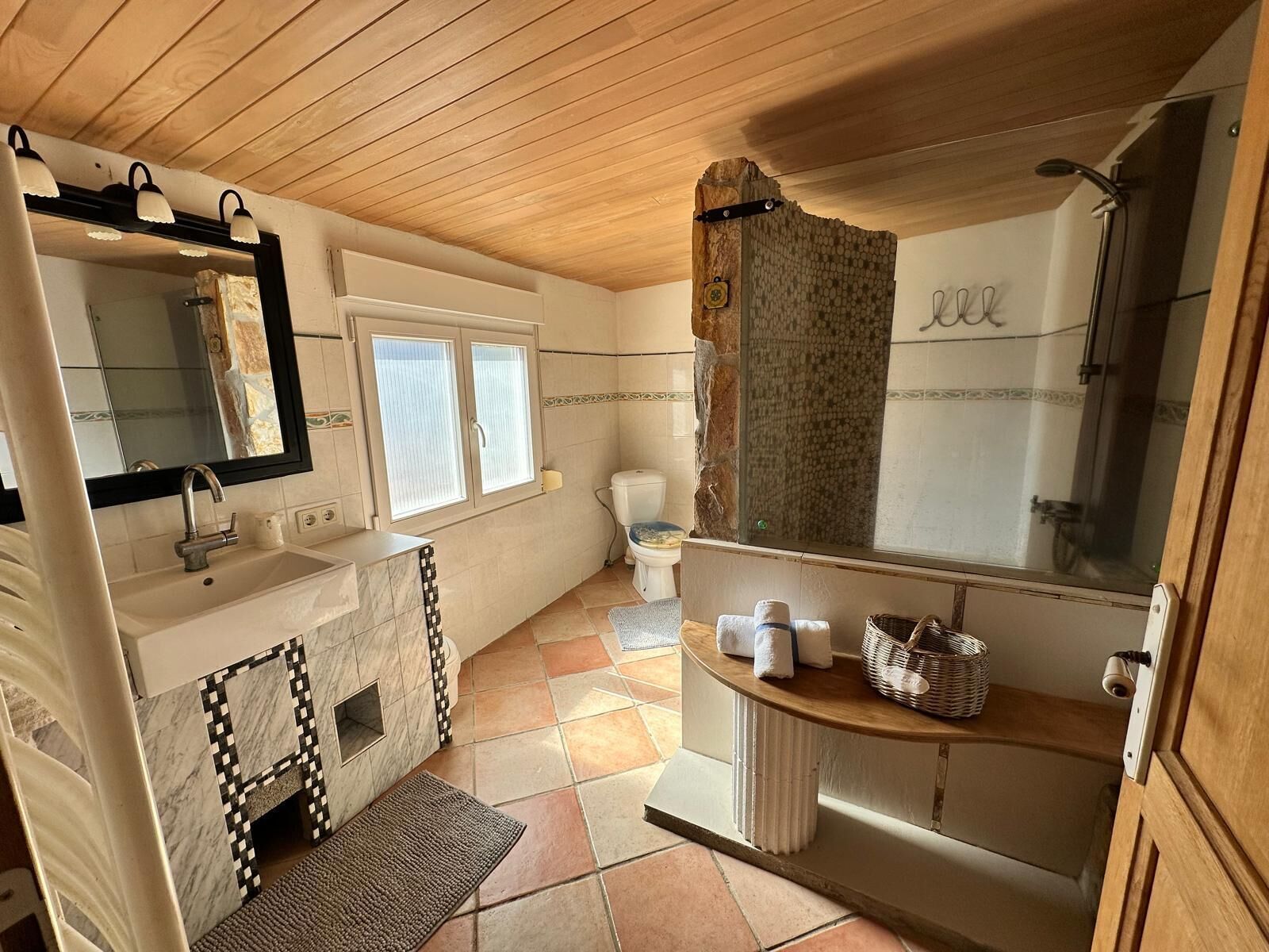 Comfort-Doppelzimmer, Gartenblick | Badezimmer