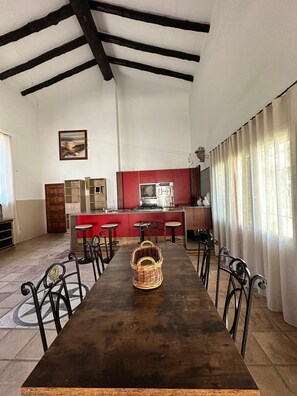 Dining - Hacienda serena (Capmany)