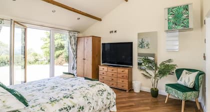 FAIRFIELD, Clee Hill