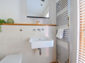 Shower - 6 Stonerush Valley, Lanreath (Looe)