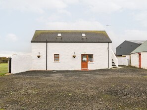 Exterior - May's Cottage, Bushmills, County Antrim (Bushmills)