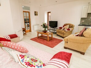 Living area - May's Cottage, Bushmills, County Antrim (Bushmills)
