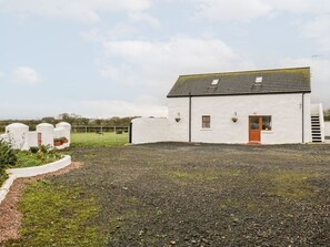 Exterior - May's Cottage, Bushmills, County Antrim (Bushmills)