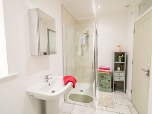 Shower - May's Cottage, Bushmills, County Antrim (Bushmills)