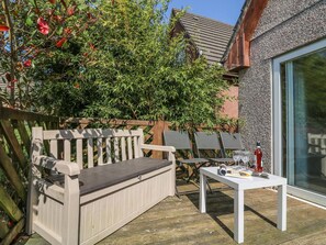 Terrace/patio - Dartmoor Valley Lodge, Gunnislake (Callington)