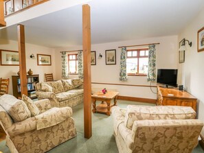 Living area - Charming Barn Owl Retreat in Louth (Louth)