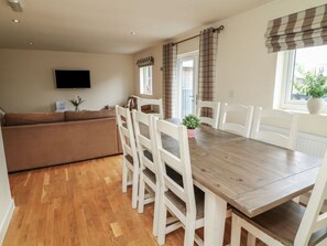 Dining - James Ville Marina Lodge 13, Brigg (Brigg)