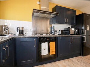 Dishwasher - Charming Kelyow in St Day, Cornwall (Redruth)